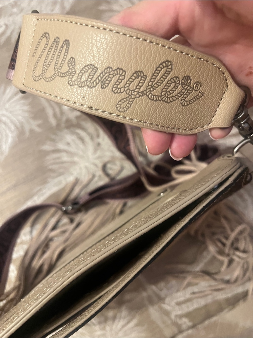 Wrangler Cream & Brown Tooled Fringe Crossbody Bag - Picture 6 of 6